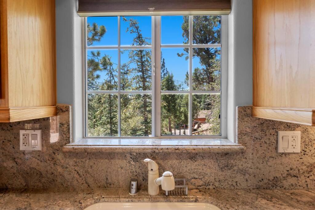 Cozy Cabin Perfect For 2 Families بيغ بير لاكي، سان بيرناردينو، كاليفورنيا المظهر الخارجي الصورة